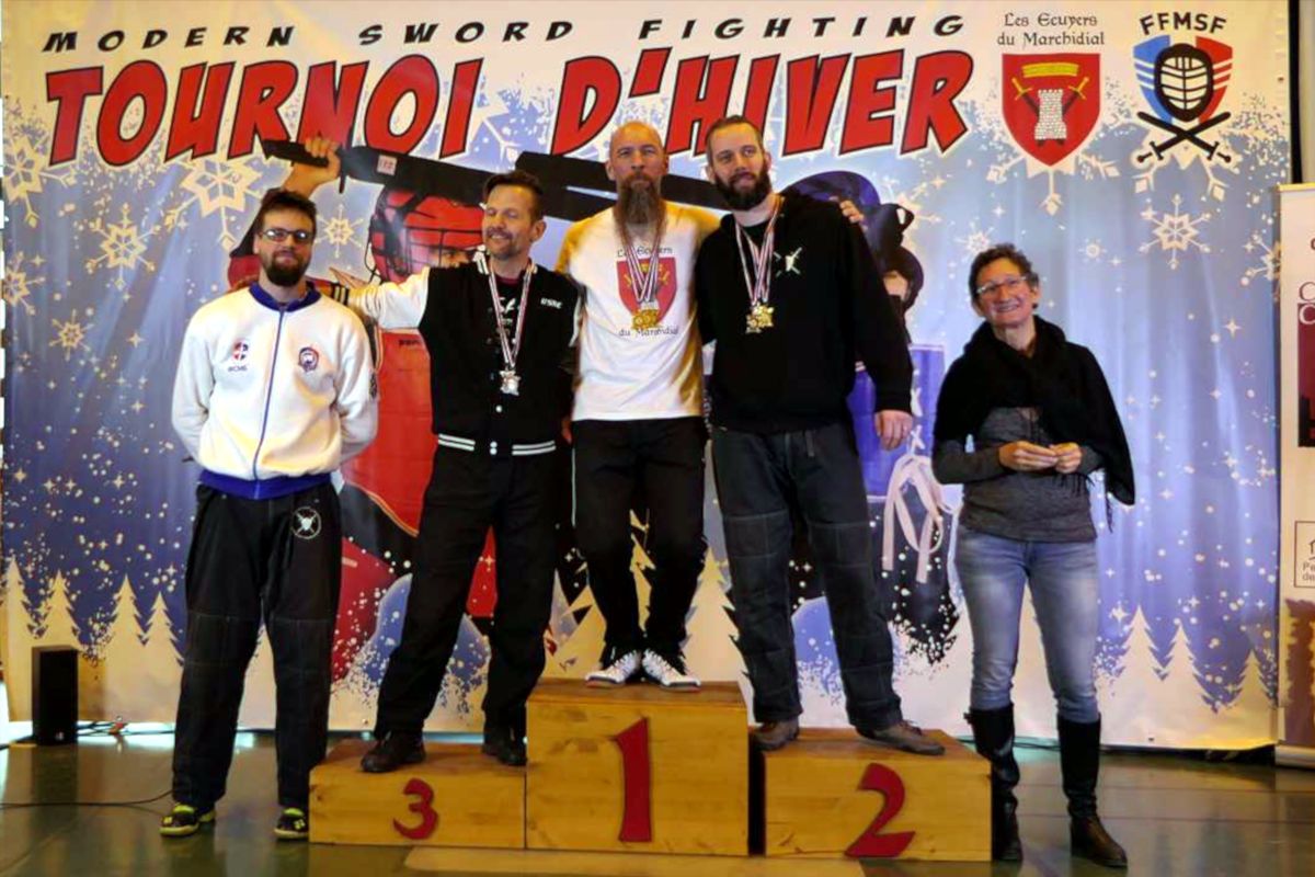 2020-01_Tournoi_Hiver-podium-veteran-sabre_bouclier