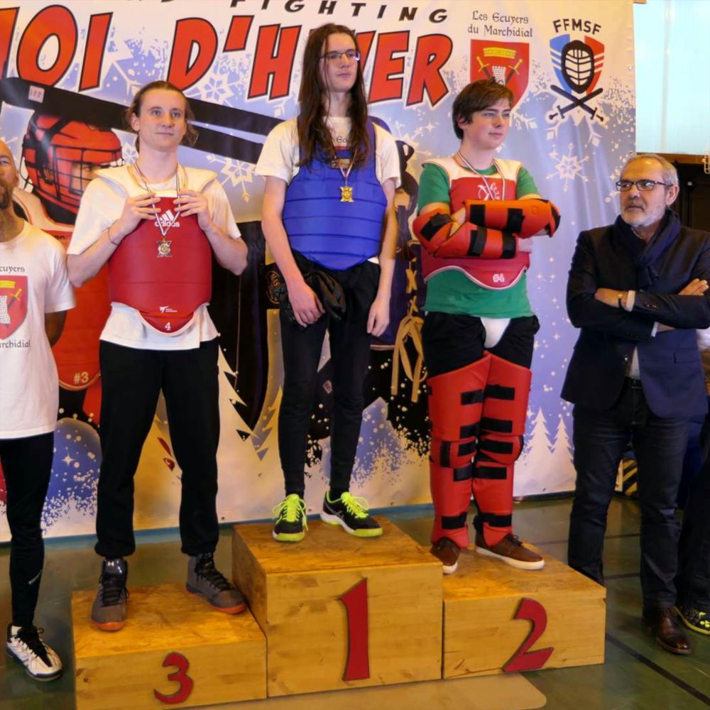 2020-01_Tournoi_Hiver-podium-junior-sabre_bouclier